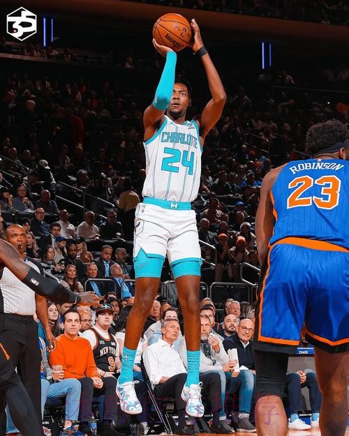 停不下来!鲍尔空位三分继续命中 停不下来!鲍尔空位三分继续命中