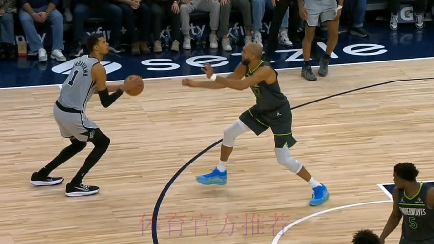 恶犯文班!戈贝尔全场4中1,得到2分14篮板3助攻1抢断1盖帽 恶犯文班!戈贝尔全场4中1,得到2分14篮板3助攻1抢断1盖帽